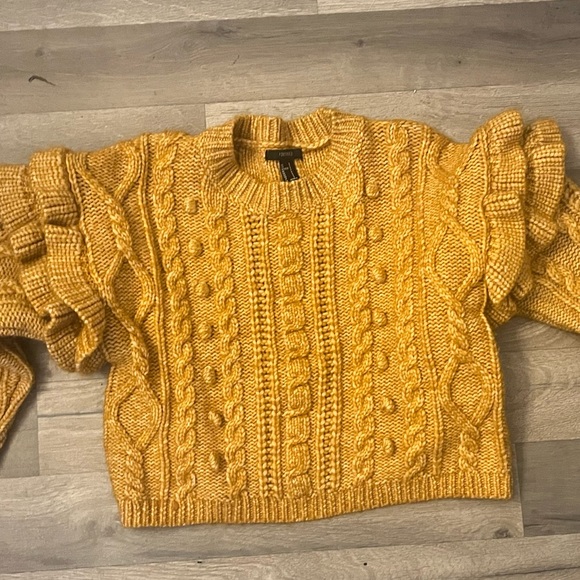 Yellow sweater - Picture 3 of 3